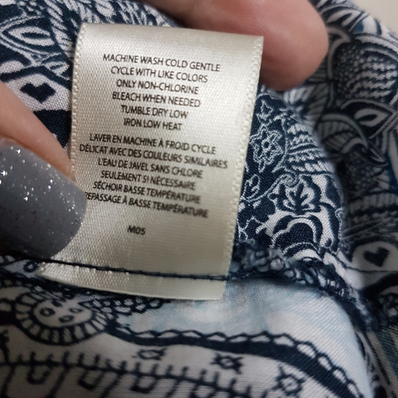 Van Heusen blue paisley print blouse - three quarters sleeve - button down - Picture 6 of 6